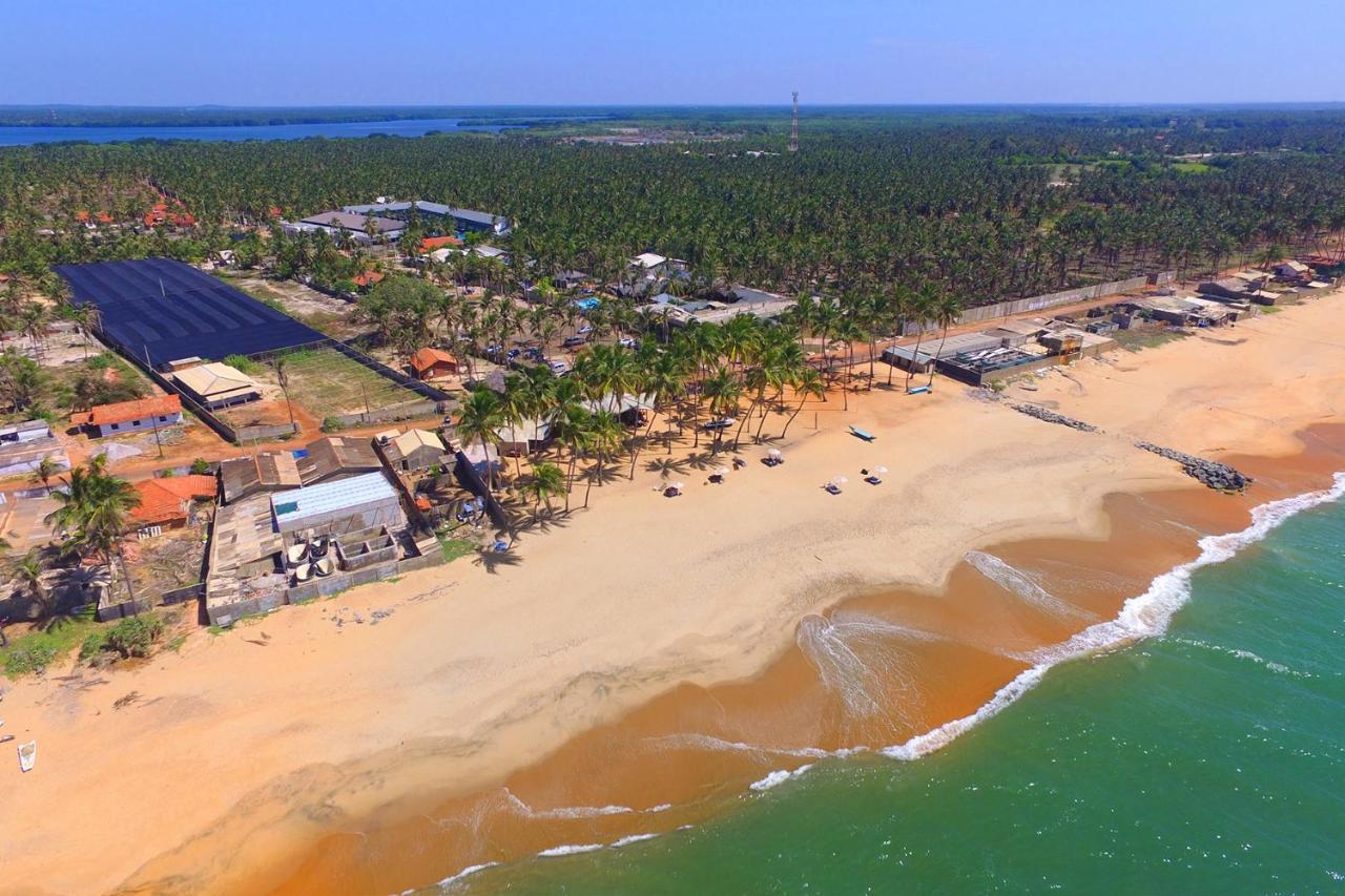 Carolina Beach Resort & Spa Chilaw Exterior foto